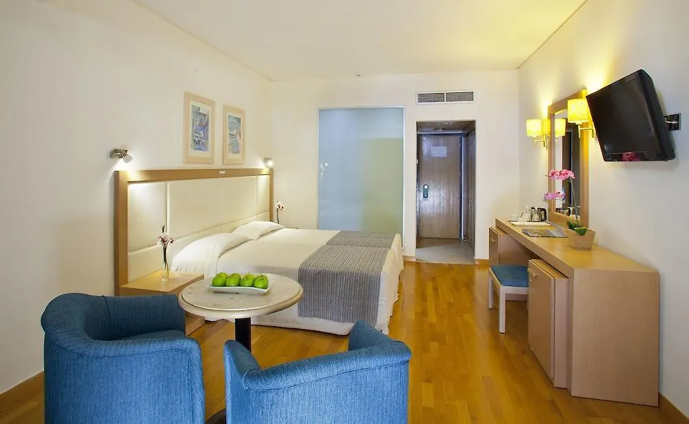 The Golden Coast Beach Hotel Pernera 4*,  قبرص